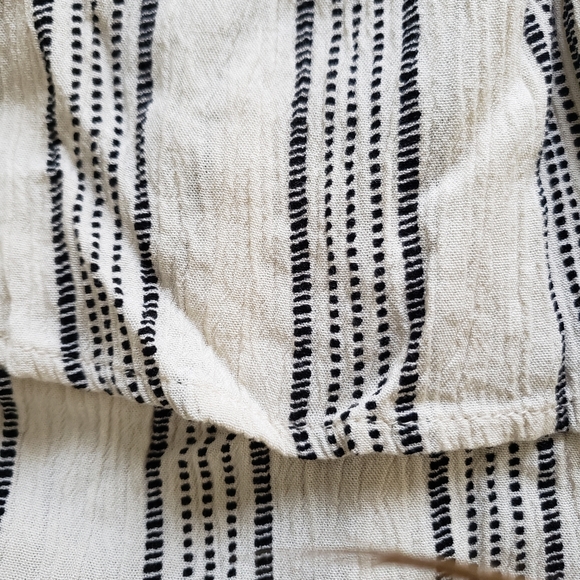 [Free w/ purchase] Off the shoulder ruffle top - Picture 3 of 5